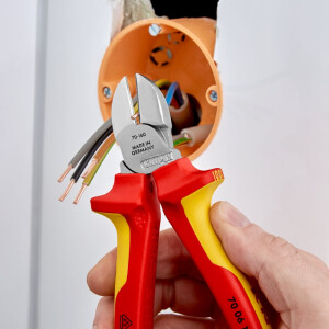 Knipex - Seitenschneider verchromt, isoliert mit Mehrkomponenten-Hüllen, VDE-geprüft 160 mm (70 06 160)