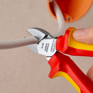 Knipex - Seitenschneider verchromt, isoliert mit Mehrkomponenten-Hüllen, VDE-geprüft 160 mm (70 06 160)