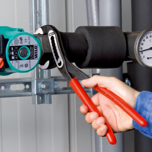 Knipex - Alligator® Wasserpumpenzange schwarz atramentiert, mit rutschhemmendem Kunststoff überzogen 180 mm (88 01 180)