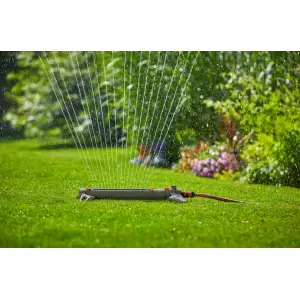 GARDENA - Viereckregner AquaZoom L 350 qm Stecksystem...