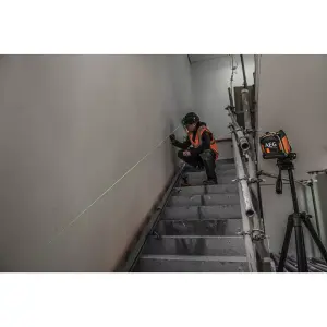 AEG - Alkaline- Kreuzlinienlaser (für 3xAA-Batterie) (CLG330-K) (4935472255)
