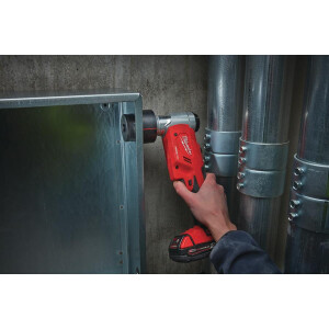 Milwaukee - M18HKP-201C   BLECHLOCHER   IN2 (4933451202)