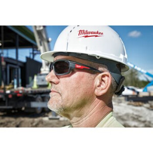 Milwaukee - Performance Schutzbrille grau (1 pc)...