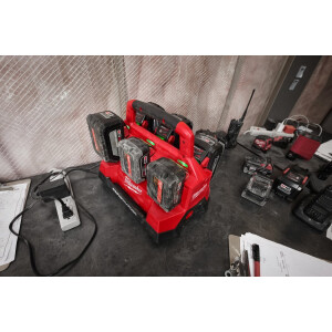 Milwaukee - M18PC6 PACKOUT 6-fach Ladegerät IN2 (4932480162)